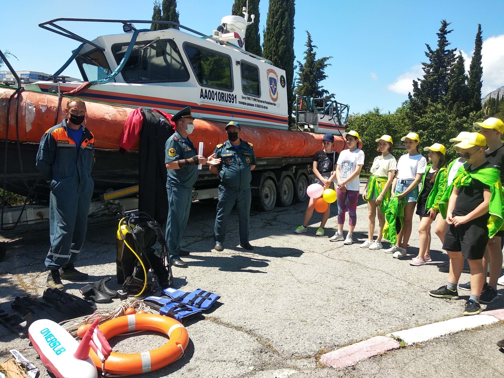 Уроки безопасности на воде в МДЦ Артек - Новости - Главное управление МЧС  России по Республике Крым